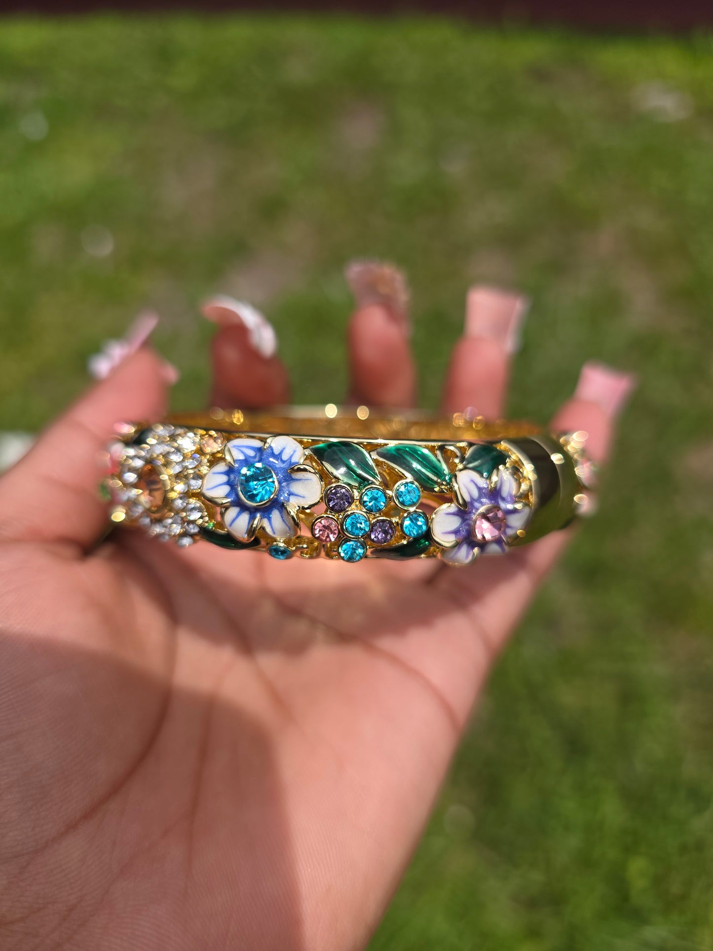 Floral Statement Cuff ✨🌸